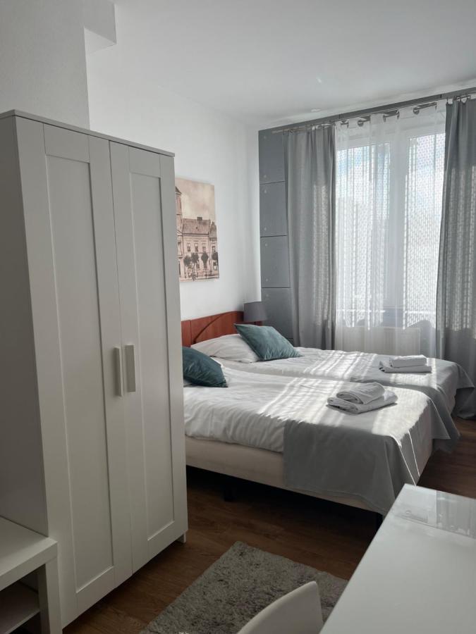 Hotel Turkovia 图雷克 外观 照片